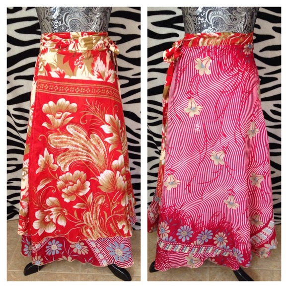 REVERSIBLE FLORAL MAXI WRAP SKIRT XS-S NWOT - Picture 2 of 3