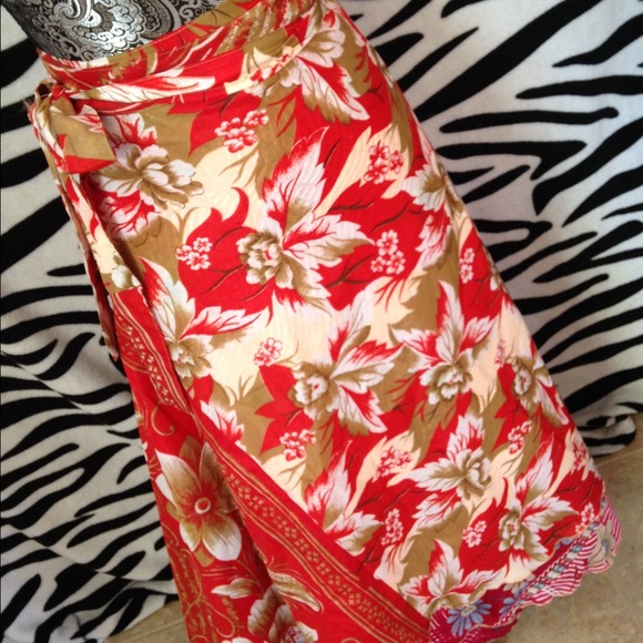 REVERSIBLE FLORAL MAXI WRAP SKIRT XS-S NWOT - Picture 3 of 3