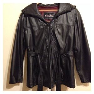 WILSON 100% LEATHER COAT with removable hood.