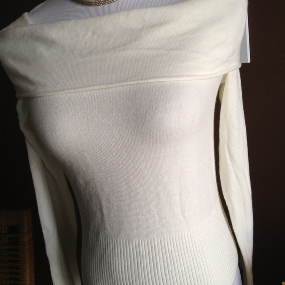 SOLD IN BUNDLE -NEW OFF-THE-SHOULDER SWEATER - Picture 2 of 3