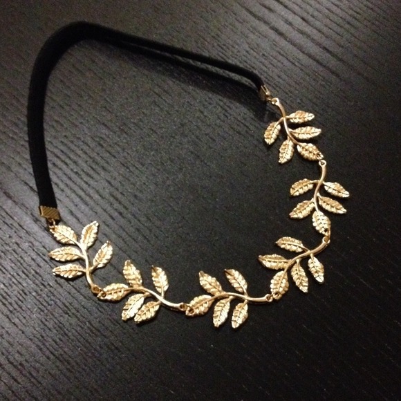 Leaf head band (pic taken in kind just uploaded) - Picture 3 of 3