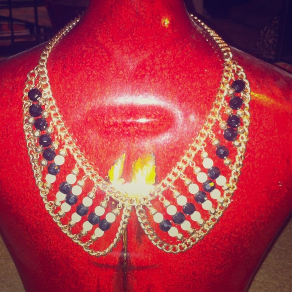 Collar Necklace