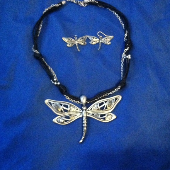 Dragonfly necklace and earring set