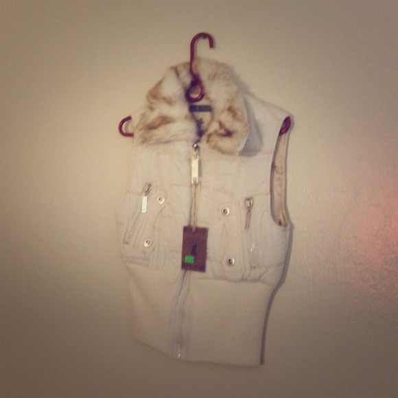 Esley body warmer. Size M