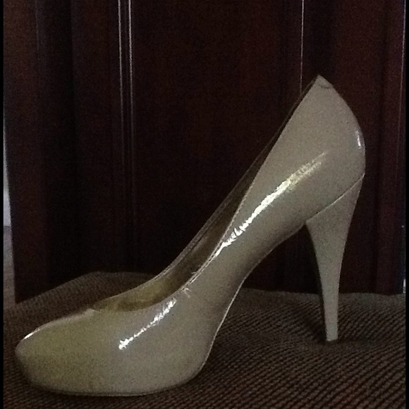 Steve Madden Skin Tone Heels - Picture 3 of 4
