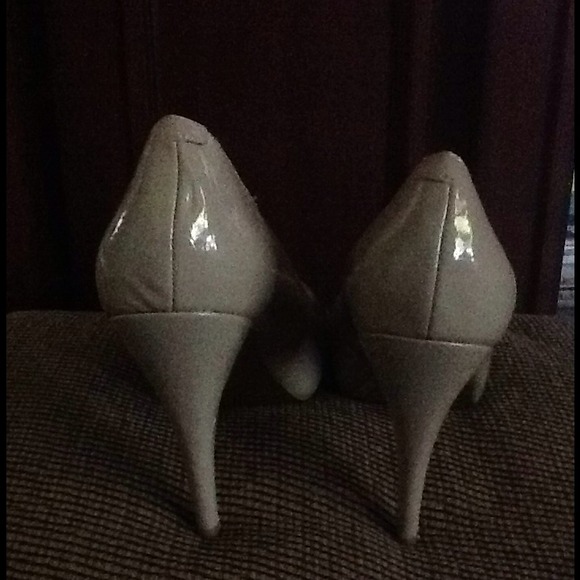 Steve Madden Skin Tone Heels - Picture 4 of 4