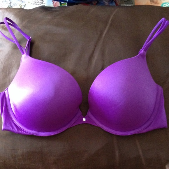 Victoria's Secret 32DD bra