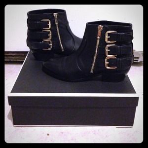 Shoemint Sienna black leather boots