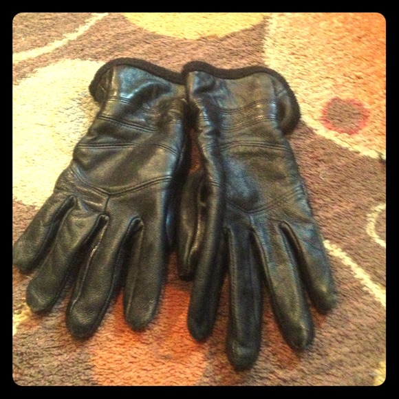 Accessories - Black gloves
