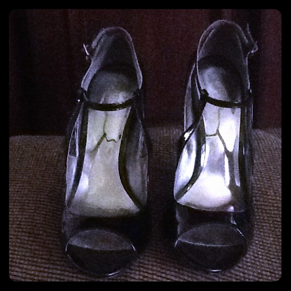 Guess- By Marciano - Picture 1 of 3