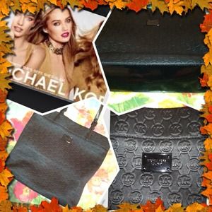 HOLD @momvg04 until Friday, nov,8!