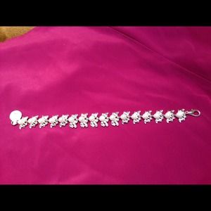 beauiful diamond like stone and pearls