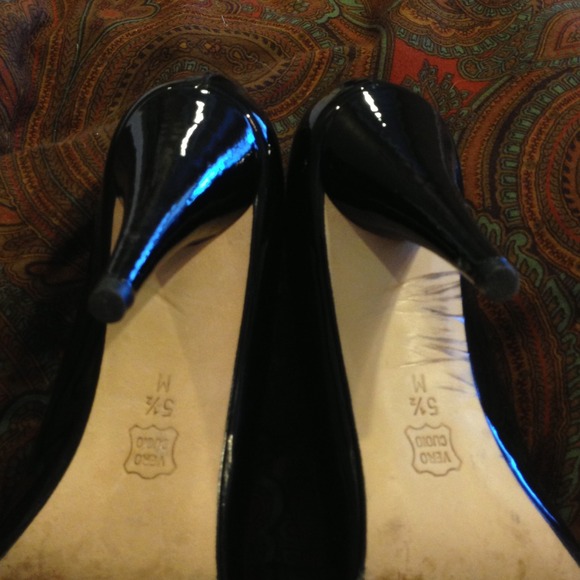 Pair of vaneli heels - Picture 2 of 3