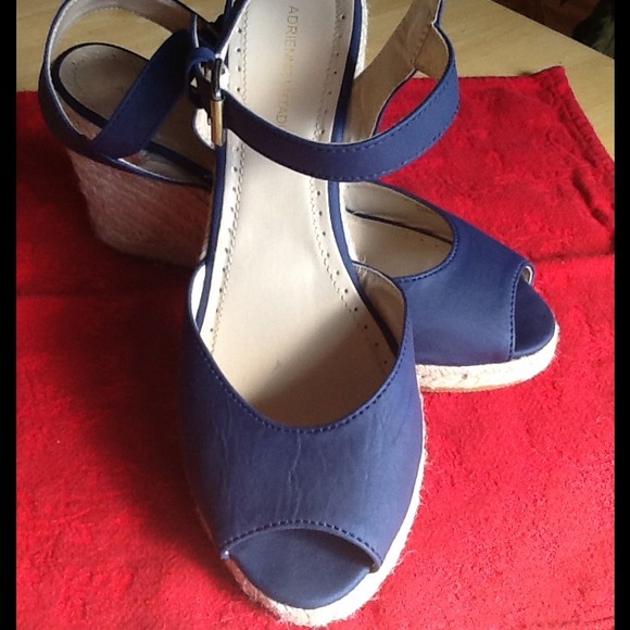 NAVY BLUE PEEP TOE WEDGE - Picture 2 of 2