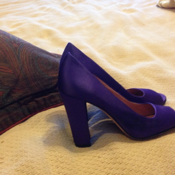 Pair of used heels - Picture 2 of 2