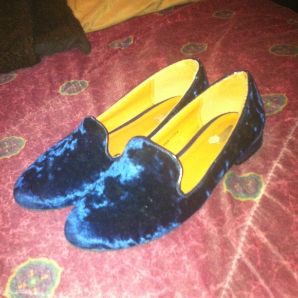 Urban Outfitters Blue velvet loafers