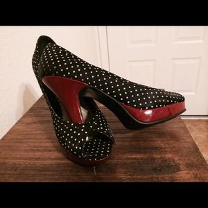 Polka dot heels!