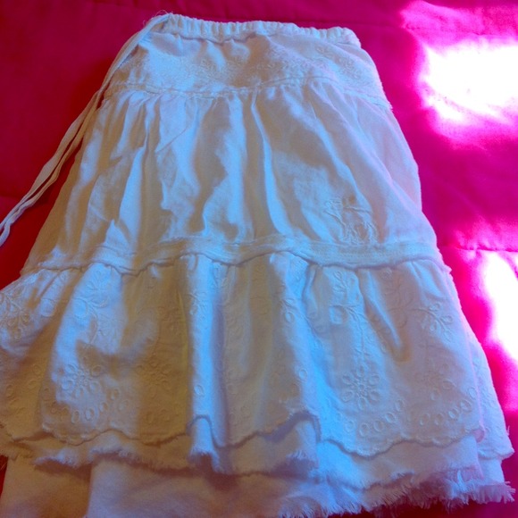 A&F white skirt💋
