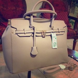 🆕💎Grey celebrity handbag 🆕💎
