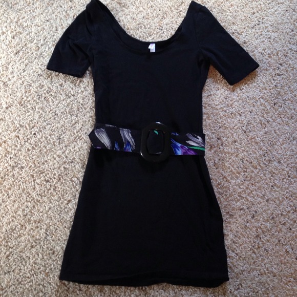 Bodycon dress (belt not included)
