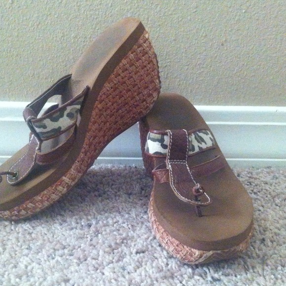 Volatile leopard wedge - Picture 2 of 2