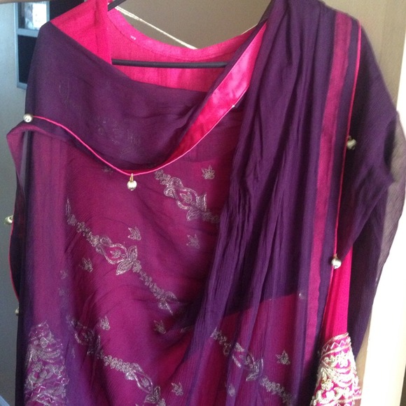 Indian / Pakistan heavy wedding dress - Picture 4 of 4