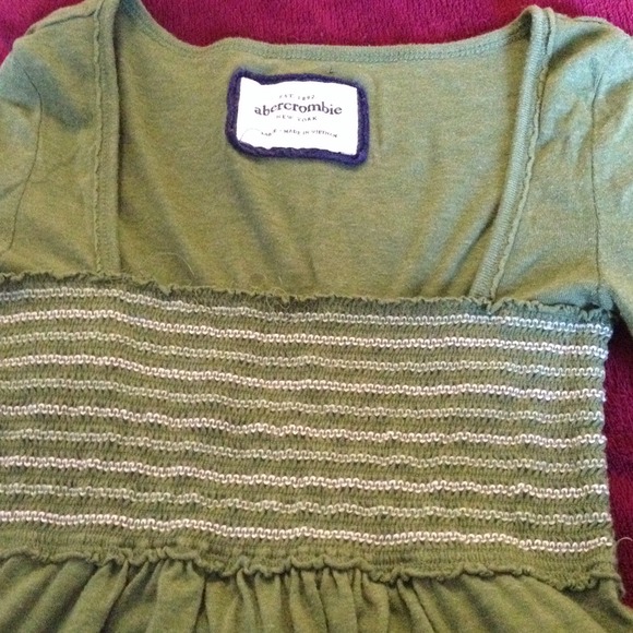 Green Abercrombie Longsleeve Top. NAME YOUR PRICE! - Picture 3 of 4