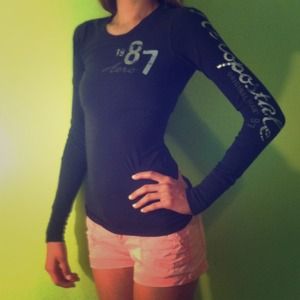 Black Aeropostale with pink shorts