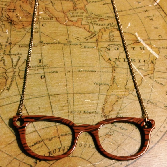 Geek glasses necklace