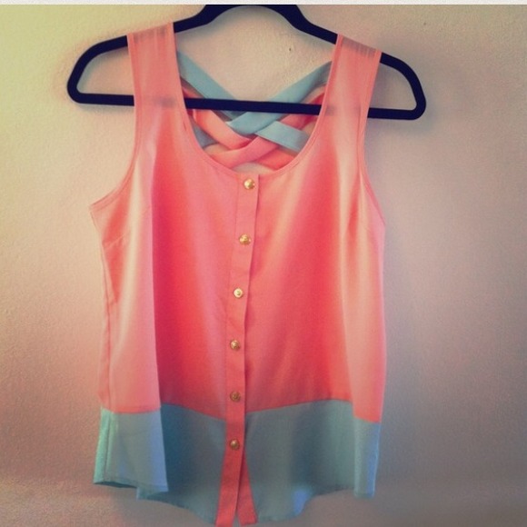 💟sold💟Adorable pink and mint top