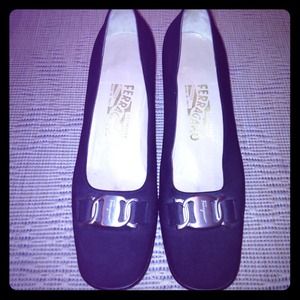 Great Condition Black Ferragamo Pumps