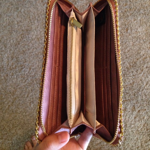 Pink Wallet - Picture 2 of 2