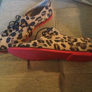 Price ✂!!Oxfords, never worn!