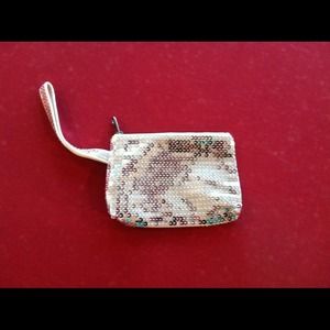 Silver sequined wristlet💗sold in bundle💗