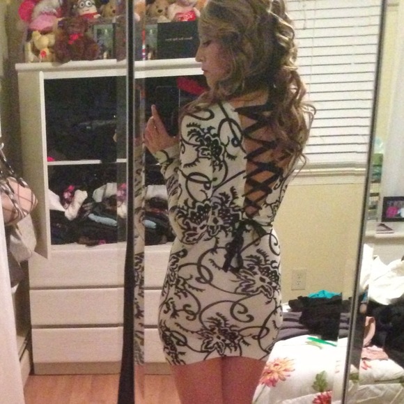 ✖SOLD IN BUNDLE ✖Sweater dress - Picture 1 of 4