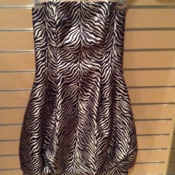 Jessica McClintock Dress Women’s Size 4. (J)