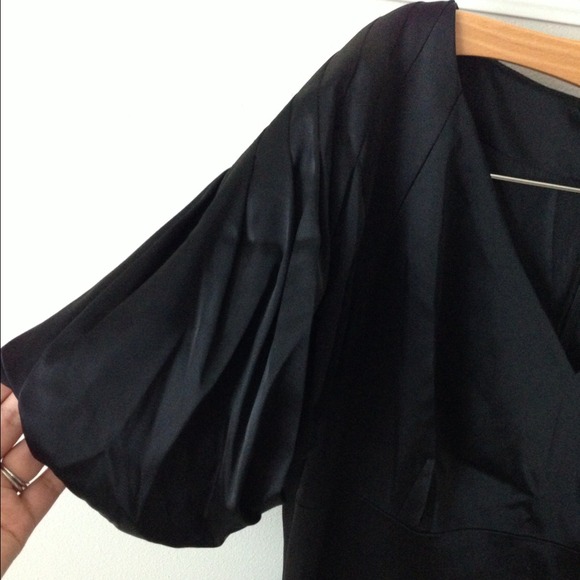 SOLD in bundle! Classic Little Black Dress - Picture 4 of 4