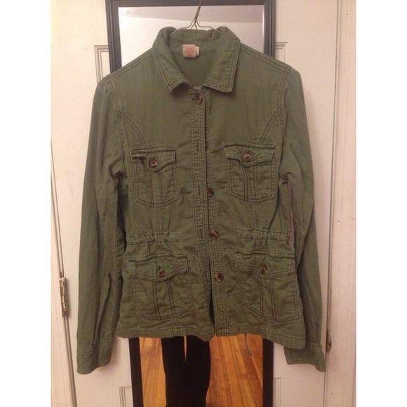 olive green thin jacket