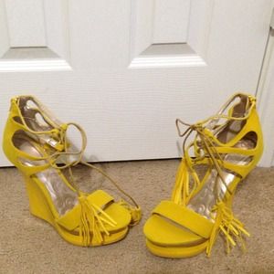 Yellow wedges