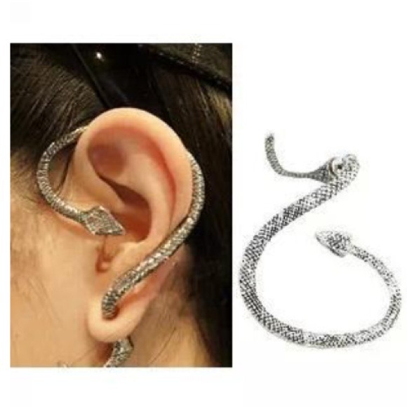Jewelry - 🌟Re-stock🌟 Snake Stud Earring🌟