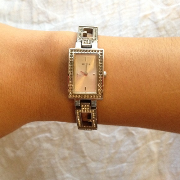 ✖️SOLD IN A BUNDLE✖️Guess Silver Original G Watch