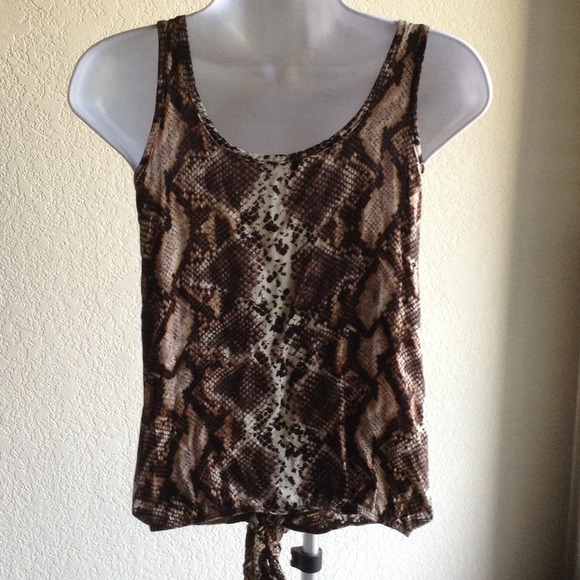 🌟💫Kirra top S💫🌟✨ - Picture 2 of 3