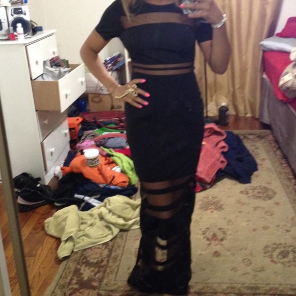 🚫🚫 SOLD 🚫🚫 💋 Mesh Insert Striped Maxi - Picture 3 of 3