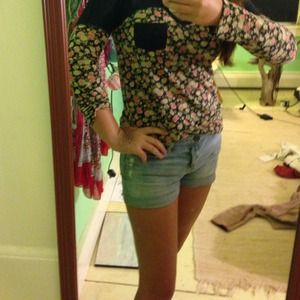 Cute floral top from pacsun 🌸