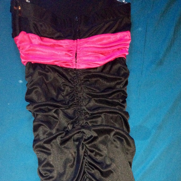 REDUCED... cute night out dress! 🌸🌟🌟😊 - Picture 3 of 4