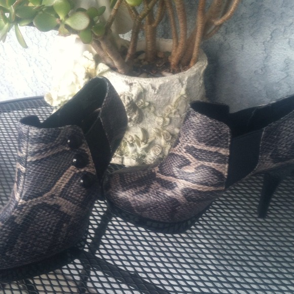 New Metaphor Pumps