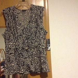 *SOLD* Dressy, classy Nine West blouse