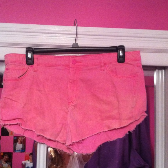Neon pink high waisted shorts - Picture 1 of 3