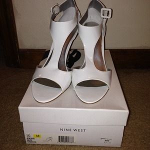 White heels ⛔️CAN BE BUNDLED⛔️