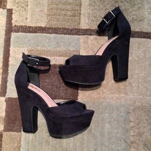 💛Black Peep Toe Ankle Strap Platforms
